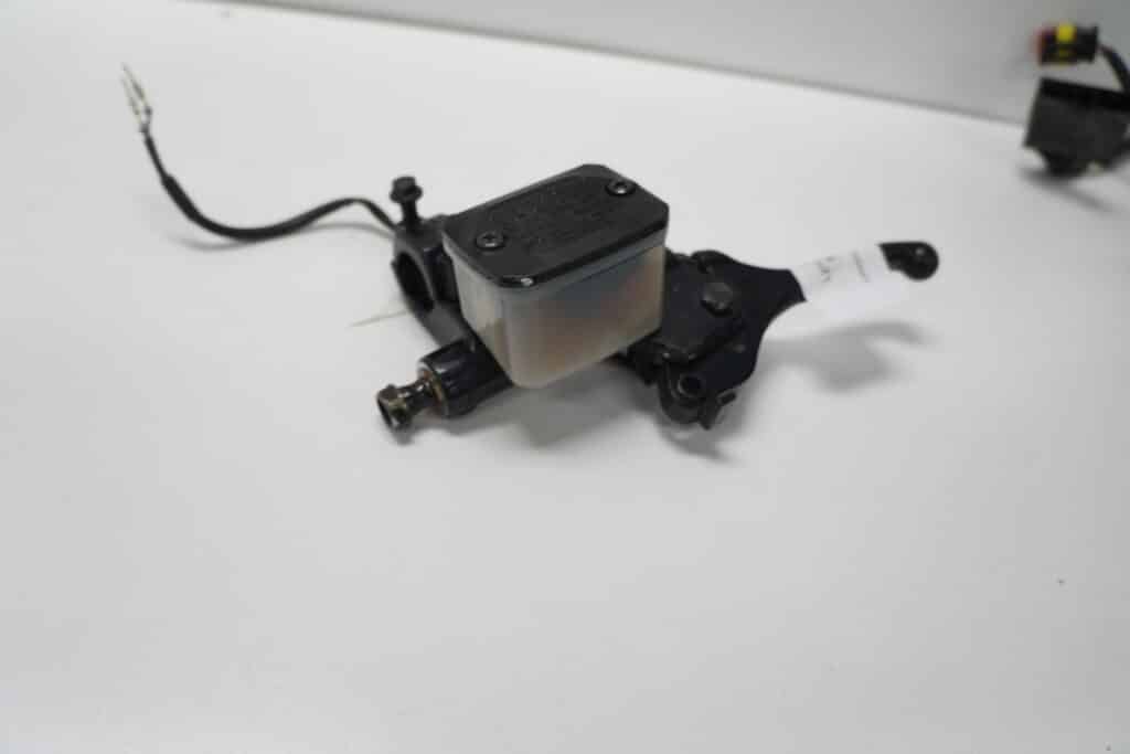 Lynx 59 Yeti 600 ace -13  Bromshandtag med behållare