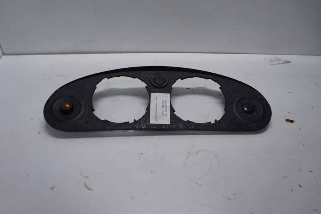 Lynx Yeti V1000 -04    Plast runt instrumenteringen