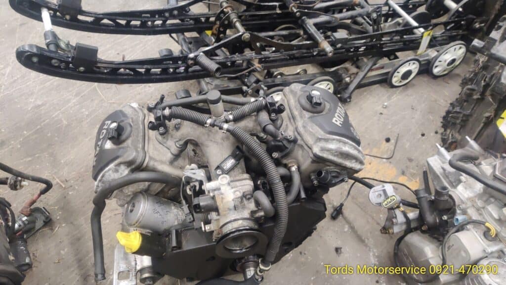 Lynx Yeti V1000 -04    Motor