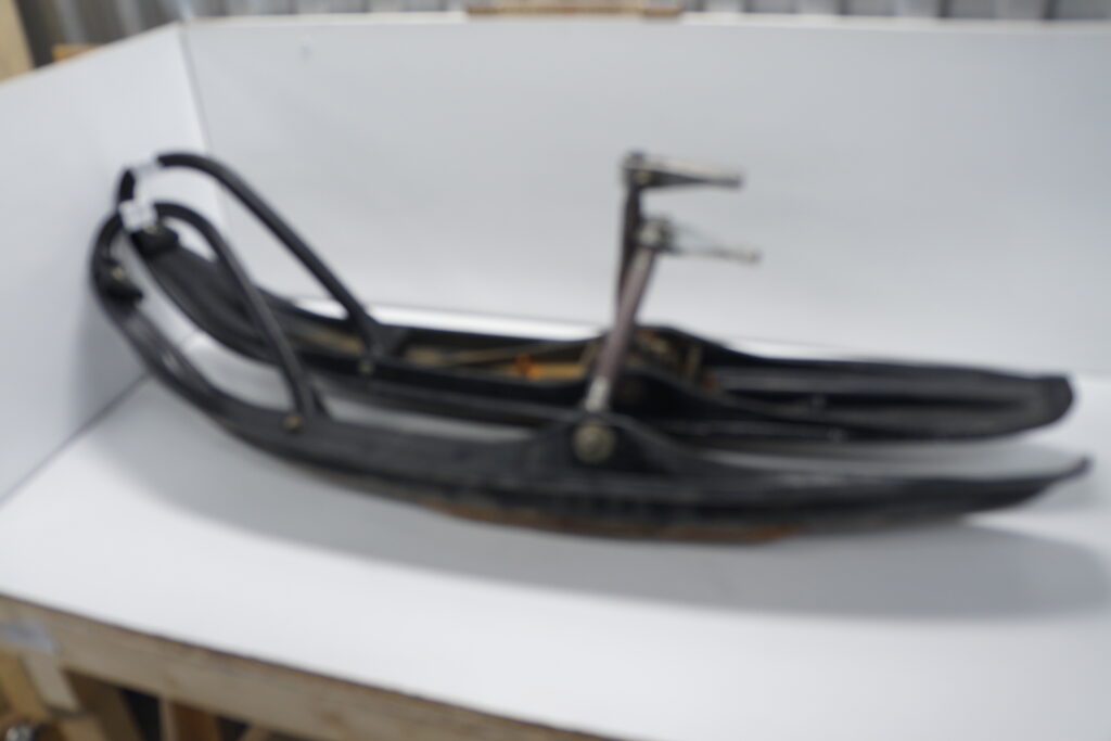 Polaris Switchback  800 -05  Skidor