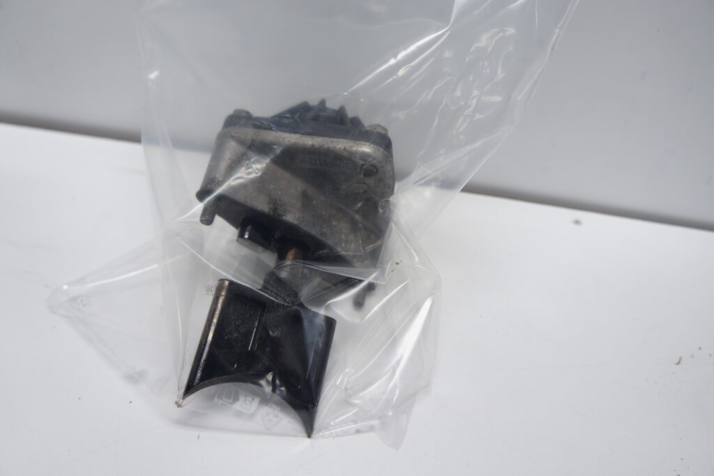 Polaris Switchback  800 -05  Avgasport