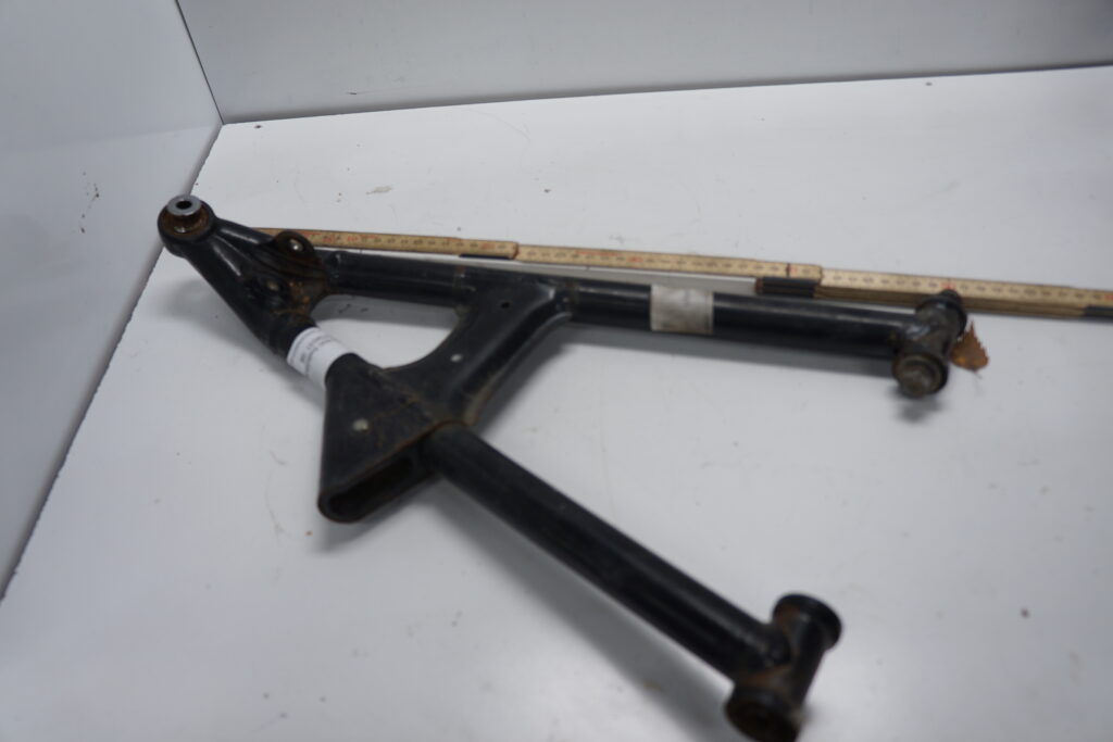Polaris Switchback 600 -08  A-arm nedre vänster