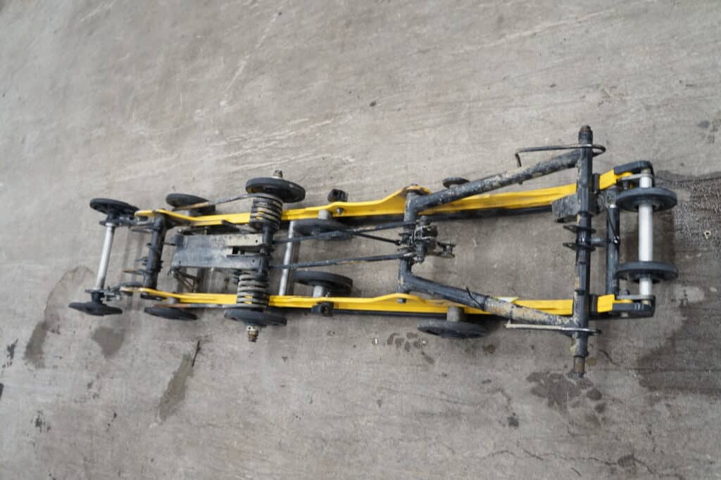 Ski-doo Tundra 600 ace -15  Framsving