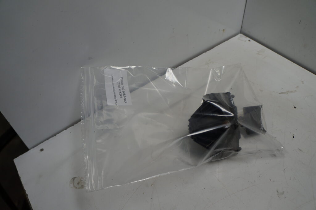 Polaris Switchback 600 -05  Avgasportar