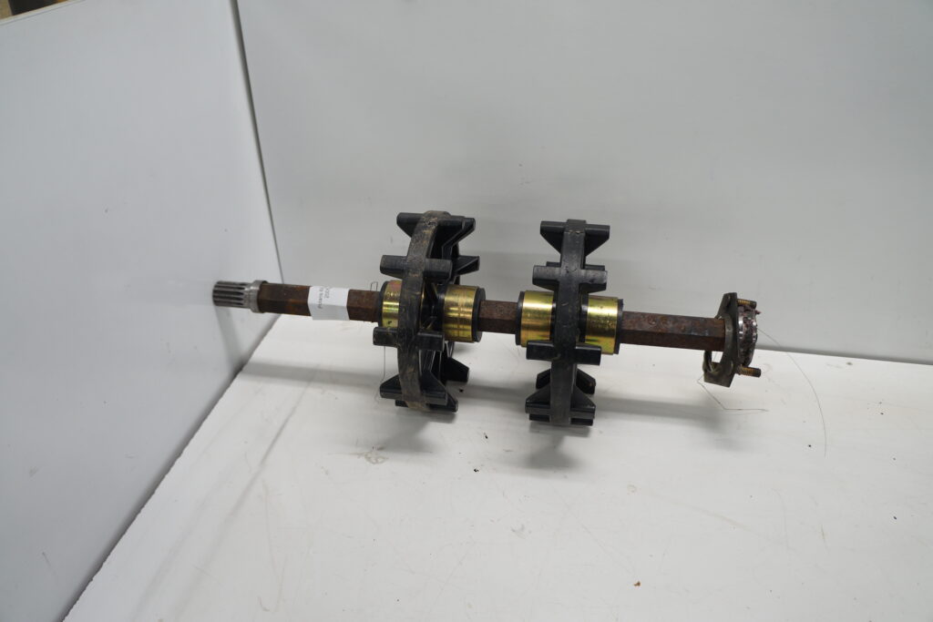 Polaris Switchback 600 -05  Drivaxel