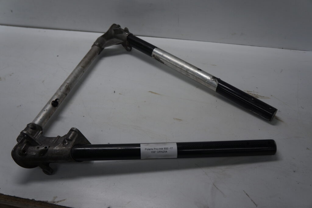 Polaris Pro-rmk 800 -17  Pyramid främre kolfiber
