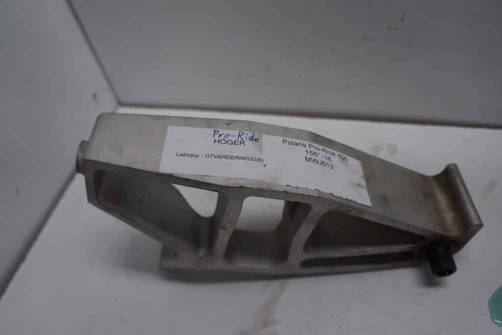 Polaris Pro-Rmk 800 -16  Skidben höger