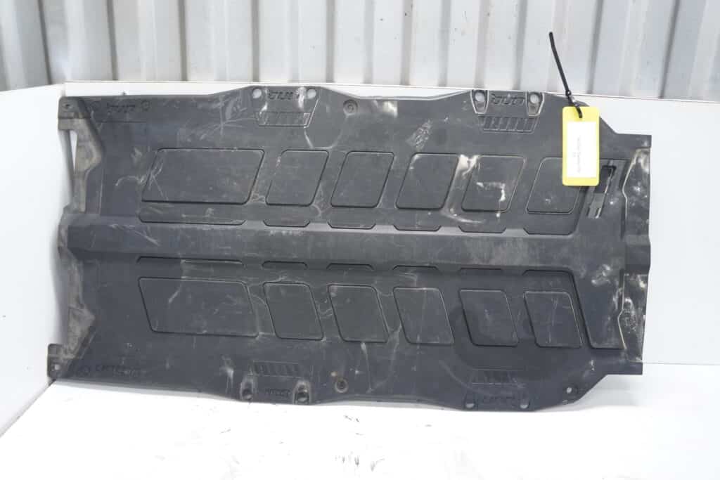 Ski-doo Tundra 600 ace -21  Plast bak på tunneln