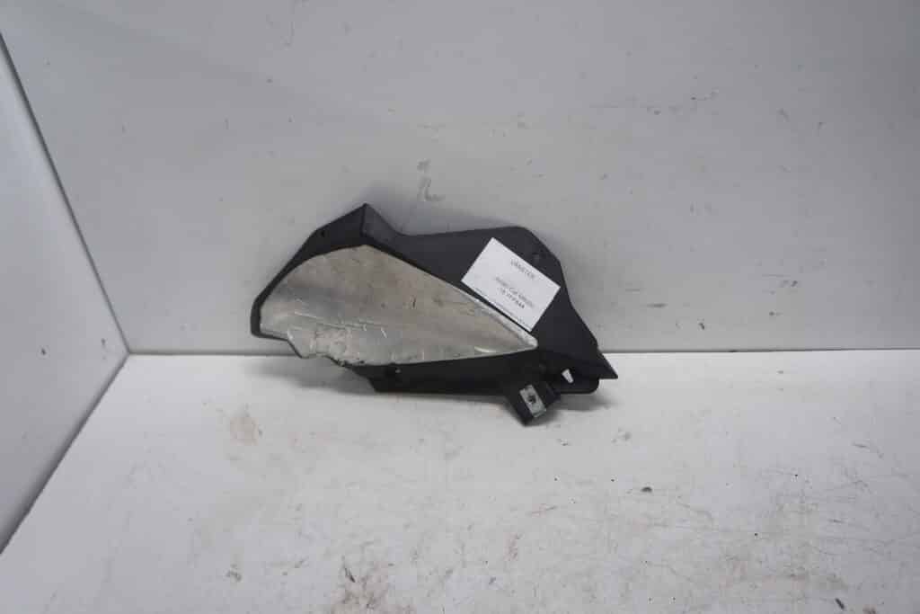 Arctic-cat M8000 -17  Plastkåpa vänster