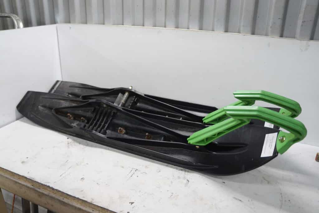 Arctic-cat M8000 -17  Skidor