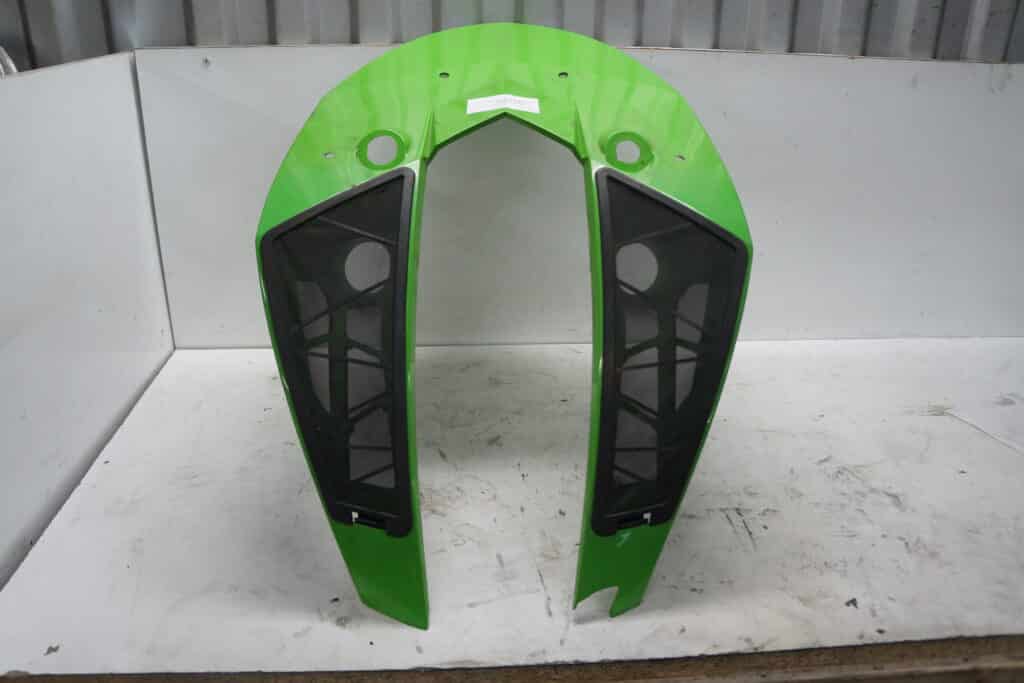 Arctic-cat M8000 -17  Plast under instrumenten