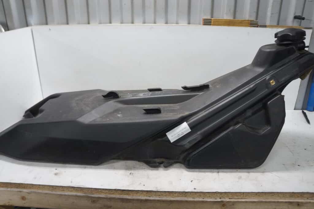 Ski-doo Summit SP 850 -19  Bränsletank