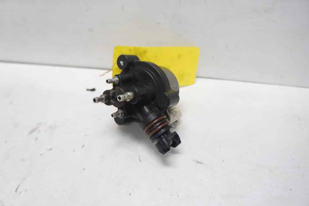 Lynx Xtrim 850 -19  Oljepump
