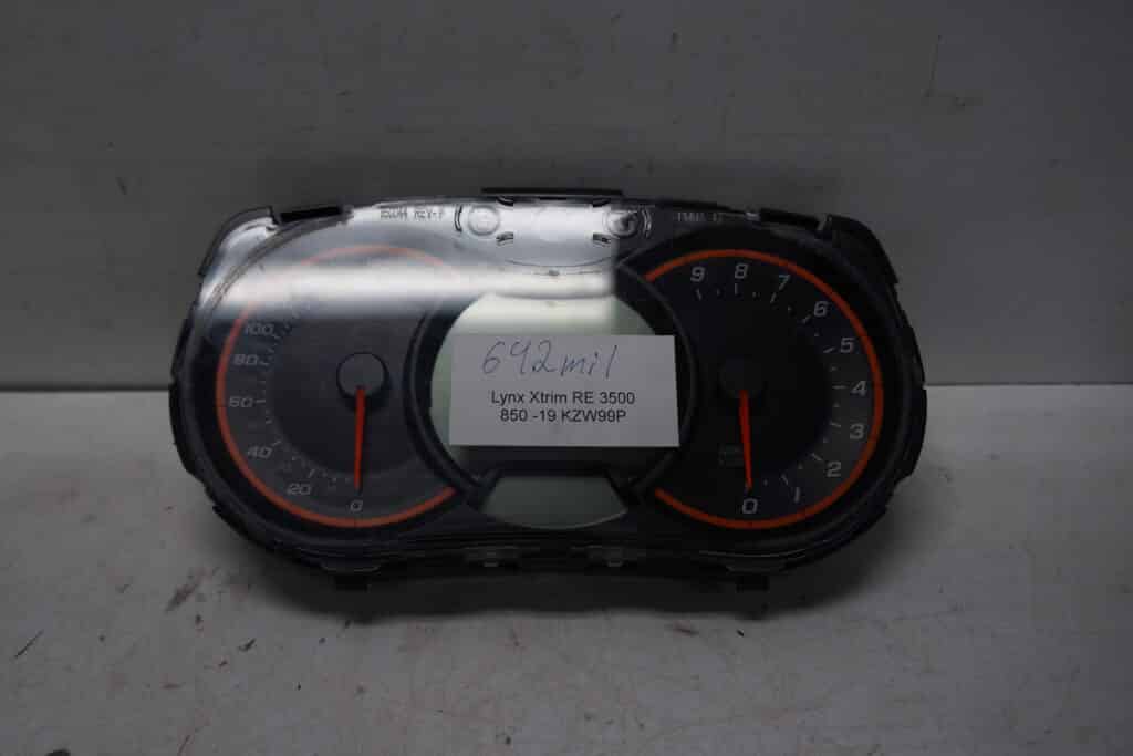 Lynx Xtrim 850 -19  Hastighetsmätare 642mil