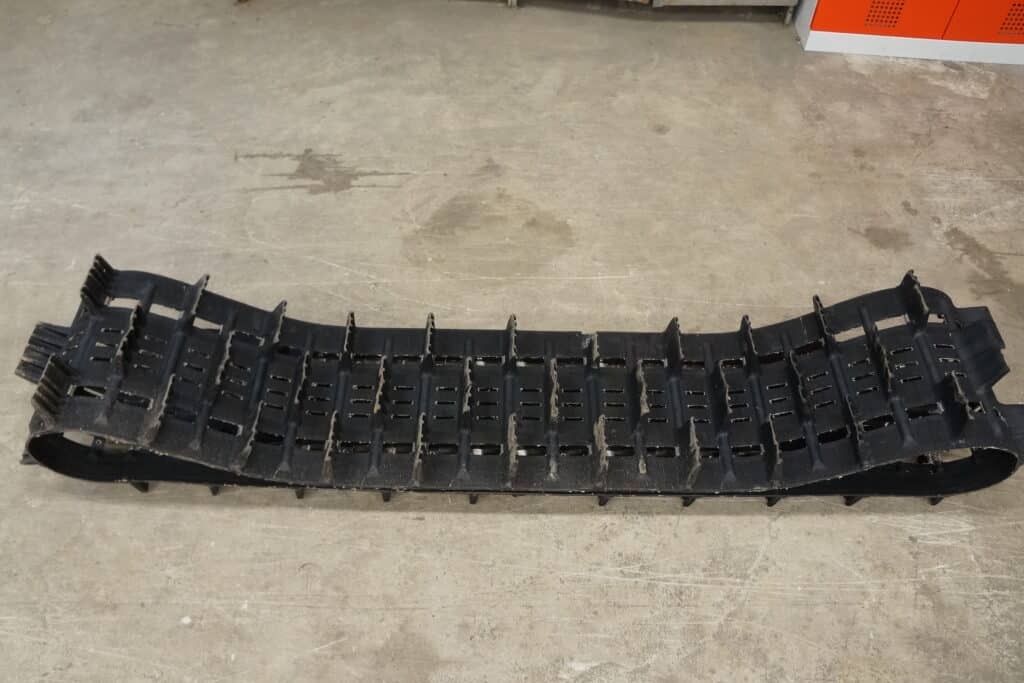 Ski-doo Summit 850 -17  Drivmatta 165” 76mm kammar