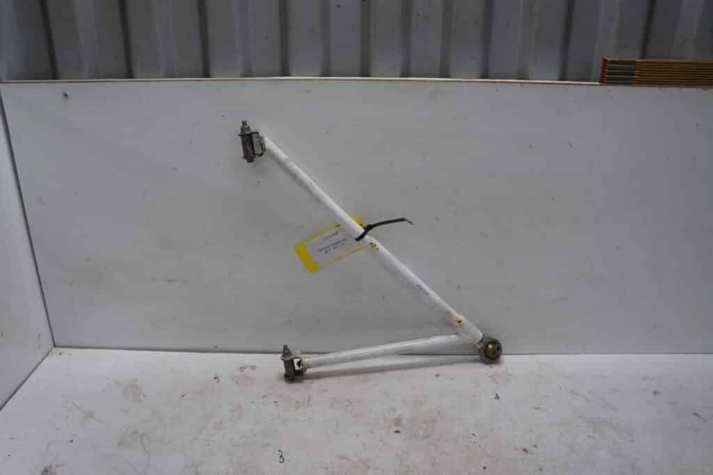 Yamaha Sidewinder BTX le -18  A-arm, övre, vänster