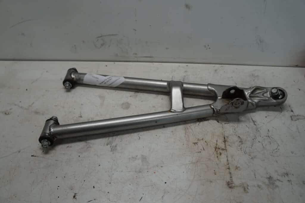 Yamaha Nytro xtx -09  A-arm, nedre, höger