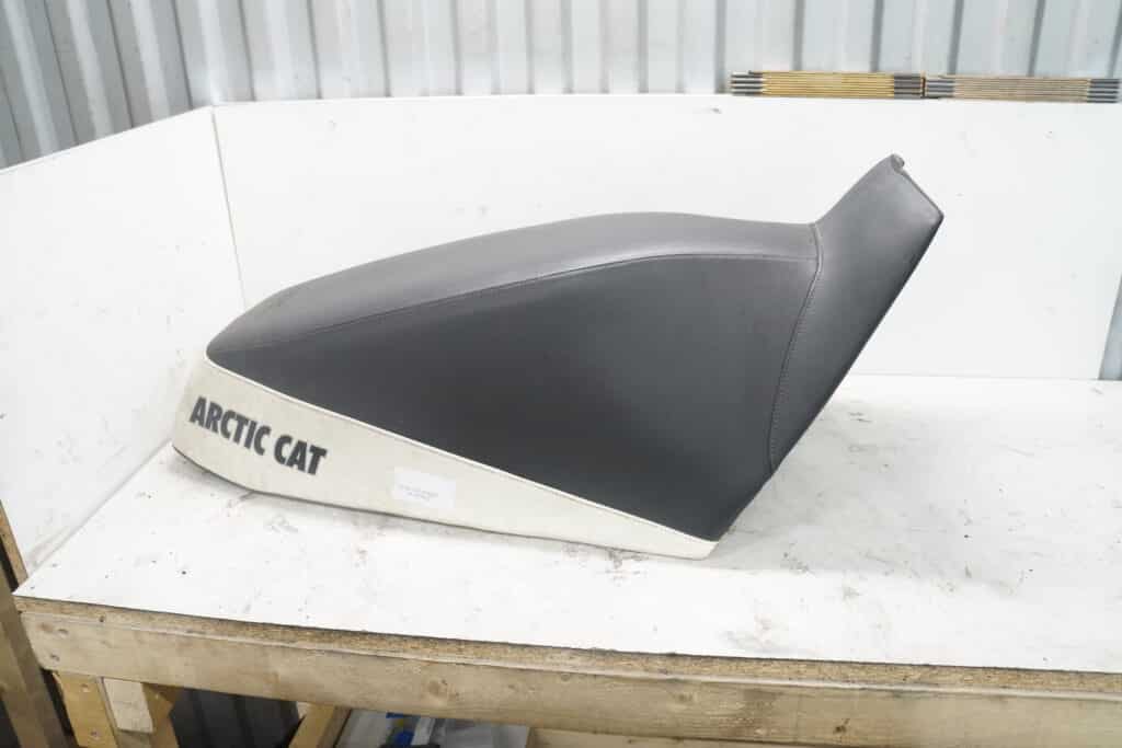 Arctic-cat M8000 -14  Dyna