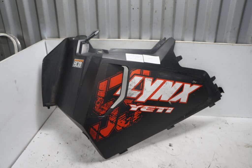 Lynx Yeti 600 ACE -15  Sidokåpa höger