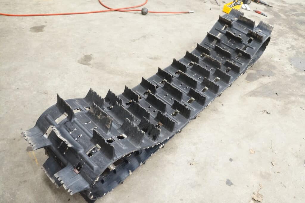 Ski-doo Summit 800 T3 -16  Drivmatta 154” 76mm kammar