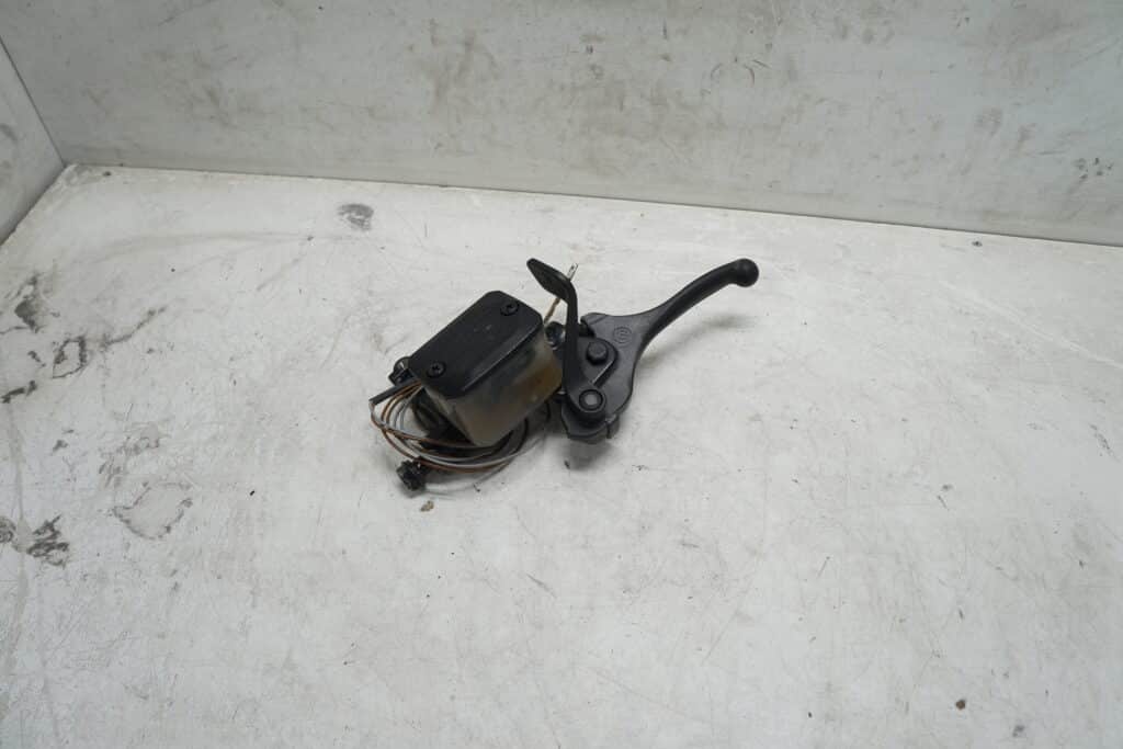 Ski-doo Summit SP 850 -19  Bromshandtag med behållare