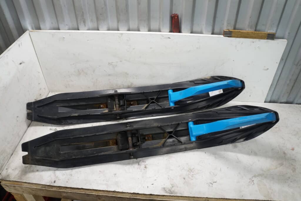 Ski-doo Summit SP 850 -19  Skidor